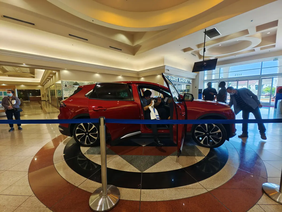 VinFast hỗ trợ tài xế công nghệ vay 100% mua xe máy điện