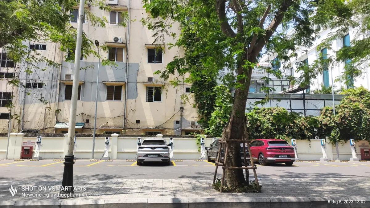 Hướng dẫn sạc xe điện VinFast từ A đến Z: Chi phí, thời gian và mẹo tiết kiệm